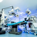 Médicos realizam primeira cirurgia remota de AVC com robô no