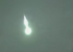 Meteoro verde explode no céu de Minas Gerais