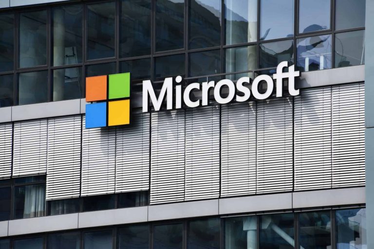 Microsoft vai investir mais de R$ 40 bilhões nos Emirados
