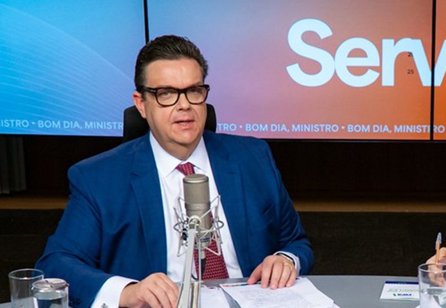 Ministro rebate propostas de reforma da Previdência e defende redução