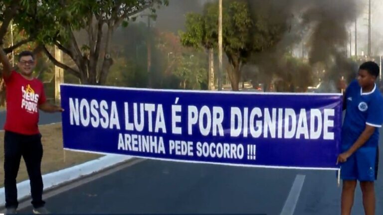 Moradores da Areinha bloqueiam Av. dos Africanos em protesto por