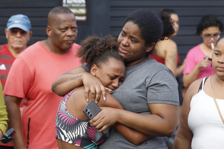 Moraes determina suspensão de inquérito contra moradores no Rio