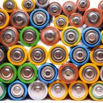 Nova técnica barateia recuperação de lítio de baterias usadas