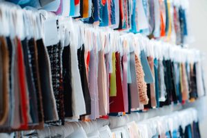 Novo solvente aprimora reciclagem de tecidos de poliéster e algodão