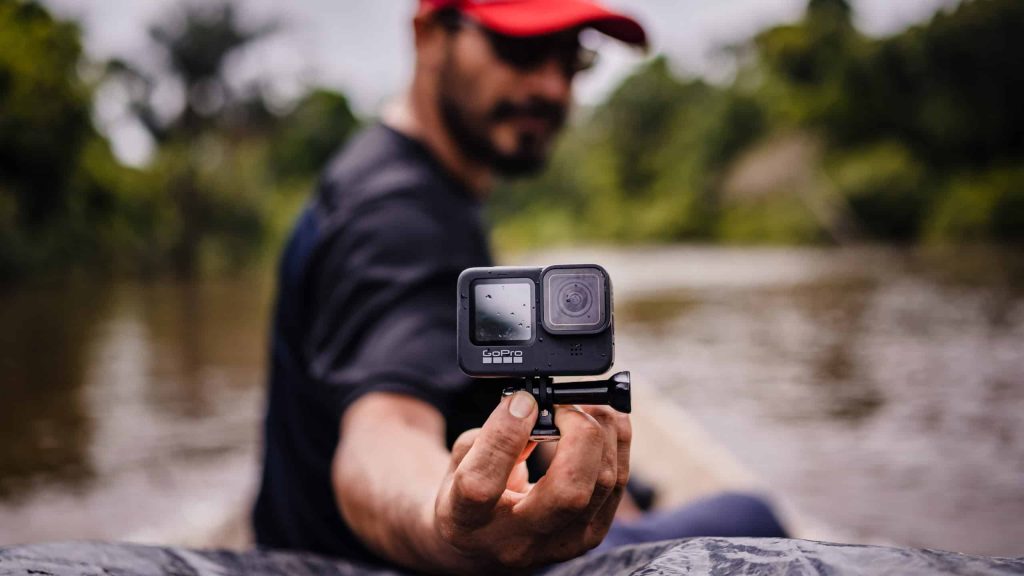 O que comprar junto com a GoPro? Veja 5 acessórios