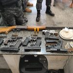 Operação Argos prende cinco suspeitos e apreende armas em Viana