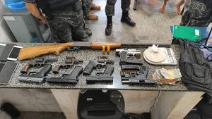 Operação Argos prende cinco suspeitos e apreende armas em Viana
