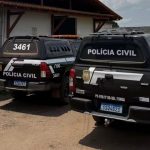 Operação mira curso ilegal de desbloqueio e apreende celulares