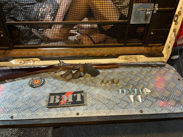 Operação reforçada da PM resulta em prisões e apreensões em