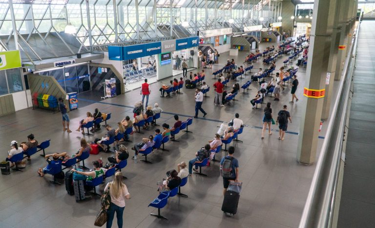 Opine sobre Florianópolis barrar quem chega sem emprego