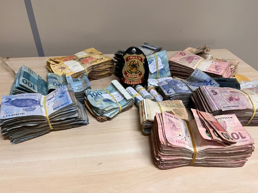 PF prende suspeitos de roubo à agência da Caixa no