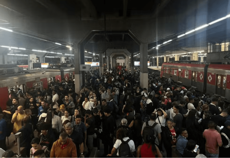 Pane em linha de trem privatizada por Tarcísio dura mais