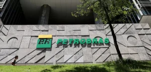 Petrobras anuncia reajuste de 1,4% no preço do querosene de