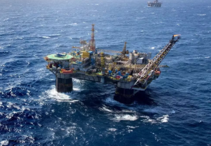 Petrobras encontra petróleo na Bacia de Campos e avança em