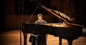 Pianista Maria João Pires recebe Prémio Europeu Helena Vaz da