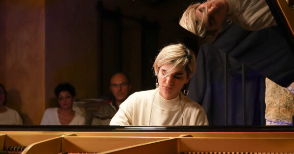 Pianista Samyula estreia-se em Portugal com três concertos