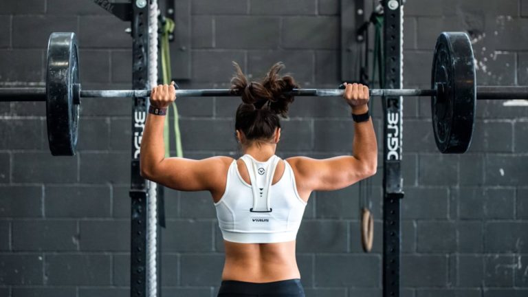 Pode treinar se o corpo ainda está dolorido do dia