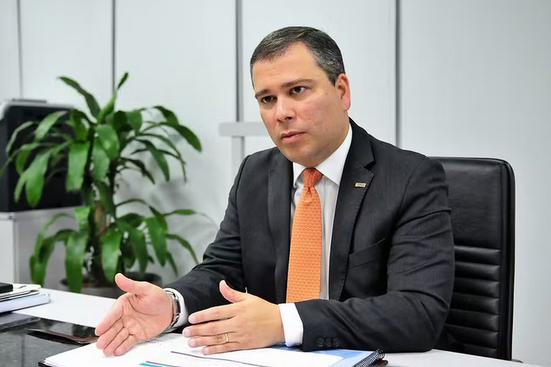 Presidente do BRB é afastado do cargo após operação da