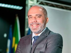 Professor da UFMA, Allan Kardec Duailibe, lança livro sobre Inteligência