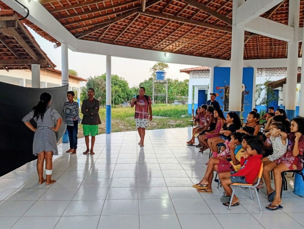 Projeto de teatro encerra segunda fase de atividades no próximo