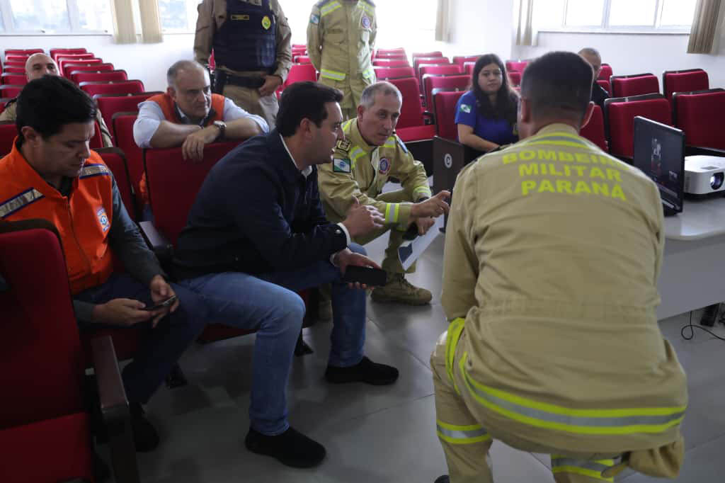 Ratinho Jr. decreta estado de calamidade após tornado no Paraná