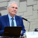 Renan propõe elevar taxação de bets, bancos e fintechs para