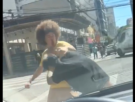 Renato Freitas é flagrado em briga de rua no centro
