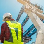 Resíduos de lítio fortalecem concreto e reduzem impacto ambiental