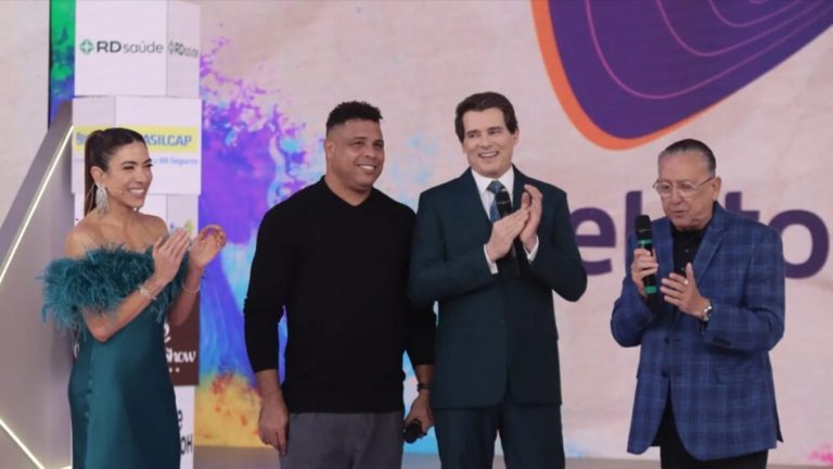 Ronaldo Fenômeno surpreende e é “contratado ao vivo” pelo SBT