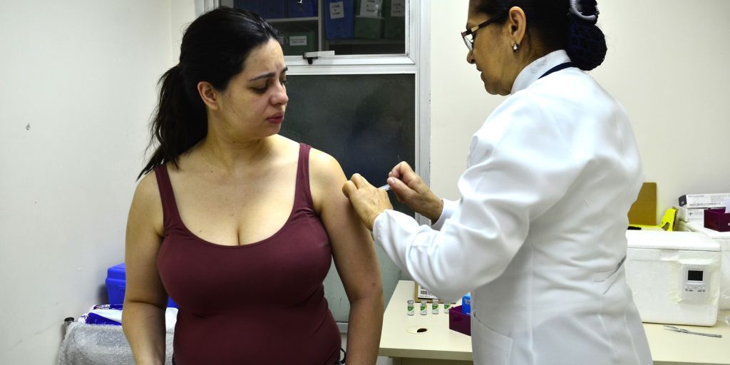 Saiba como será oferta de vacina que previne bronquiolite em