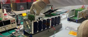 Satélite usa IA para se reorientar: “marco na autonomia espacial”