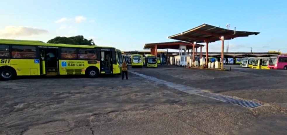 Sindicato dos Rodoviários emite nota e não descarta paralisação em