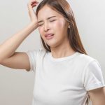 Sofre com enxaqueca? Veja 8 fatores que podem estar por