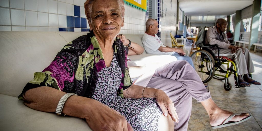 Tema da redação do Enem ajuda a debater etarismo, dizem