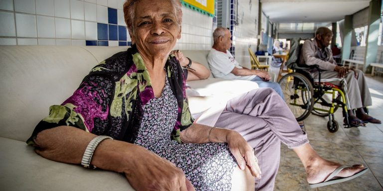 Tema da redação do Enem ajuda a debater etarismo, dizem