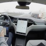 Tesla deve finalmente trazer o Apple CarPlay para seus carros