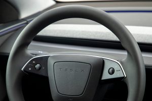 Tesla enfrenta novo processo judicial por morte em acidente com