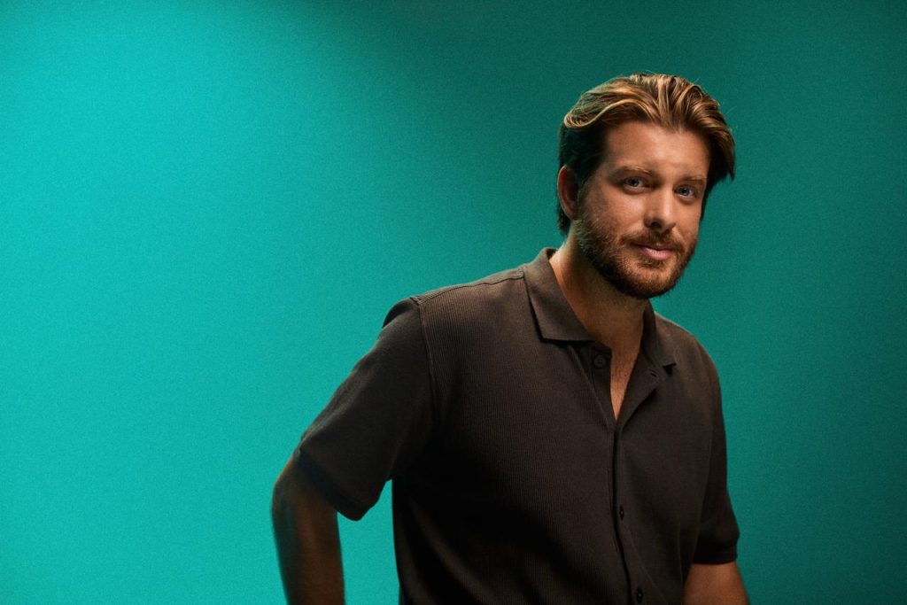 Tiago Nacarato retorna ao Brasil e faz show único em