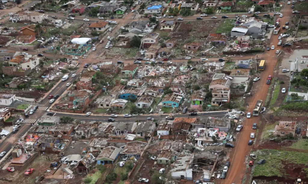 Tornado de categoria F3 atinge município de Rio Bonito do