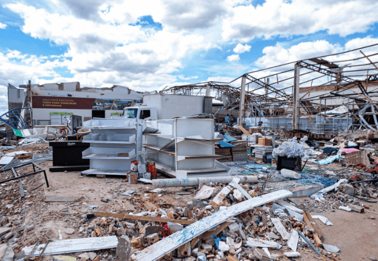 Tornados que destruíram cidade do Paraná tiveram ventos de até