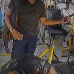 Vídeo: guarda municipal saca arma em ônibus após ser cobrada