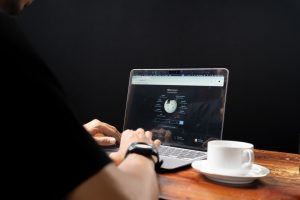 Wikipedia cria guia detalhado para identificar textos escritos por IA