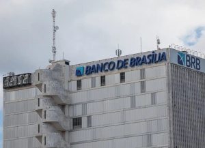 da desumanidade com os servidores do DF às negociatas com