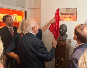 AML entrega prêmio “Melhores Obras 2025” e homenageia José Sarney