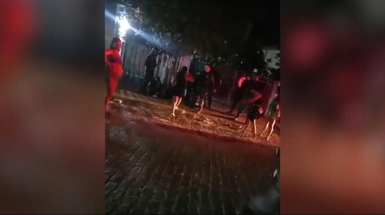 Abordagem policial termina em confusão e prisões no Centro, em