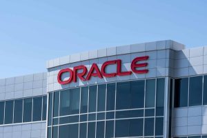 Ações da Oracle caem após dúvidas sobre financiamento de data
