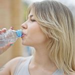 Água de garrafa pode não ser a melhor escolha para