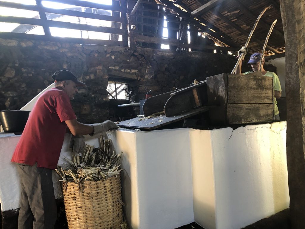 Alambique mais antigo do Brasil pertence à família de Tiradentes