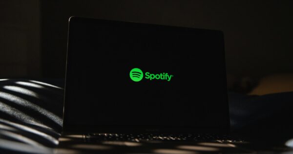Ataque informático compromete quase todo o catálogo da plataforma Spotify