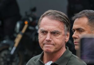 Bolsonaro perde benefícios vitalícios; custo era de quase R$ 1